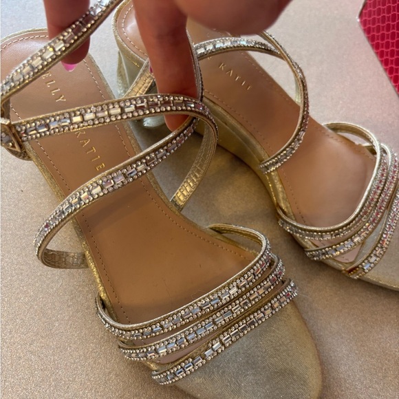 NIB Kelly & Katie Tahada Shimmer Strap Sandals - Picture 2 of 8